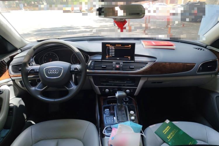 Used Audi A6L 2012 30 FSI Comfort Model Center Console