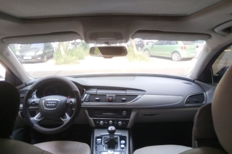 Used Audi A6L 2012 TFSI Manual Base Model Center Console