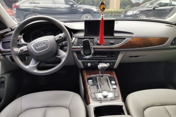 Used Audi A6L 2012 30 FSI Technology Edition Center Console