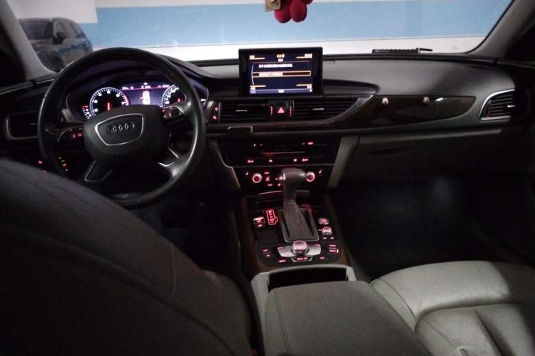 Used Audi A6L 2012 30 FSI Technology Edition Center Console