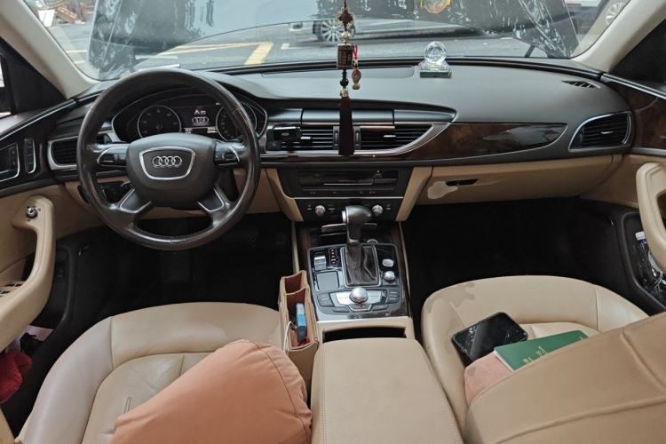 Used Audi A6L 2012 30 FSI Luxury Model Center Console