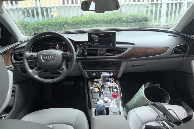Used Audi A6L 2012 30 FSI Comfort Model Center Console