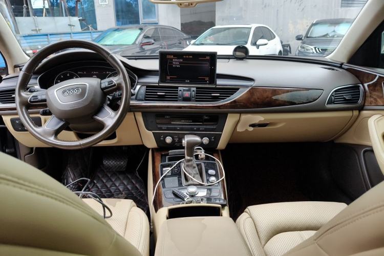 Used Audi A6L 2012 35 FSI Comfort Model Center Console