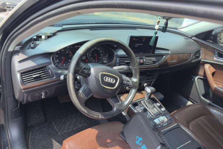 Used Audi A6L 2012 35 FSI quattro Luxury Model Center Console