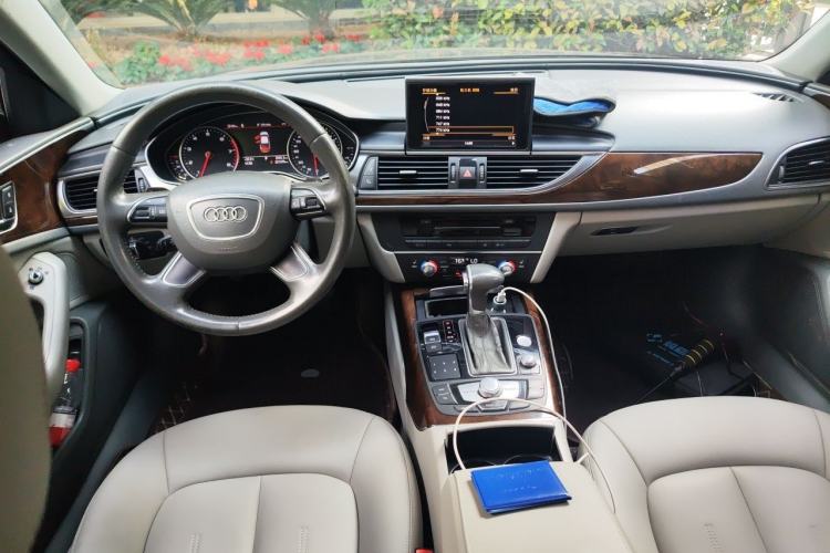 Used Audi A6L 2012 30 FSI Comfort Model Center Console