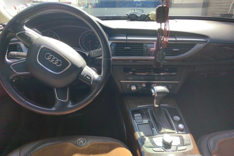 Used Audi A6L 2012 TFSI Comfort Model Center Console