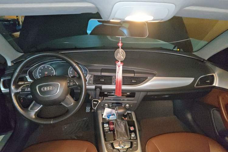 Used Audi A6L 2012 30 FSI Technology Edition Center Console
