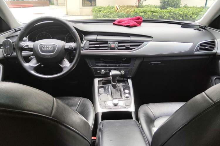 Used Audi A6L 2012 30 FSI Technology Edition Center Console
