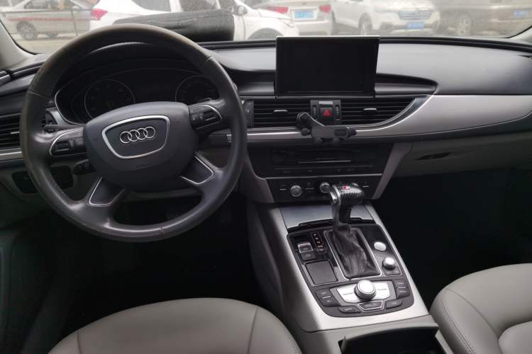 Used Audi A6L 2012 TFSI Standard Model Center Console