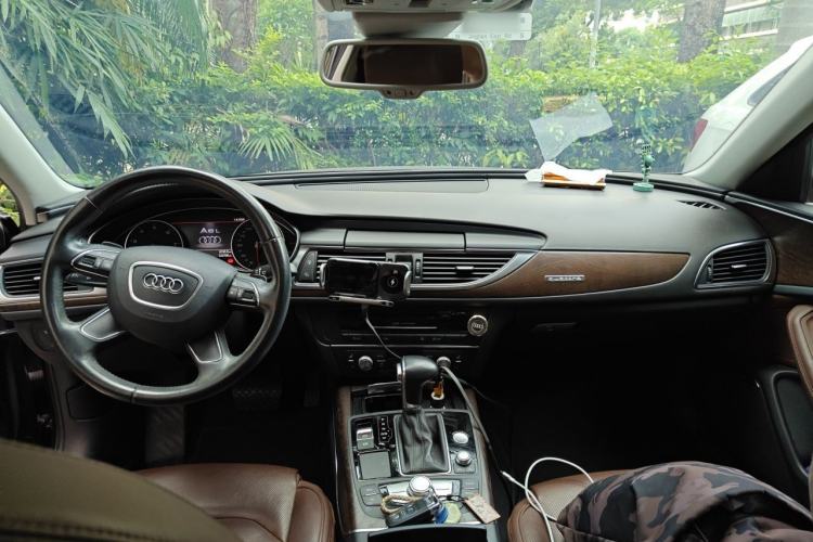 Used Audi A6L 2012 50 TFSI quattro Luxury Model Center Console