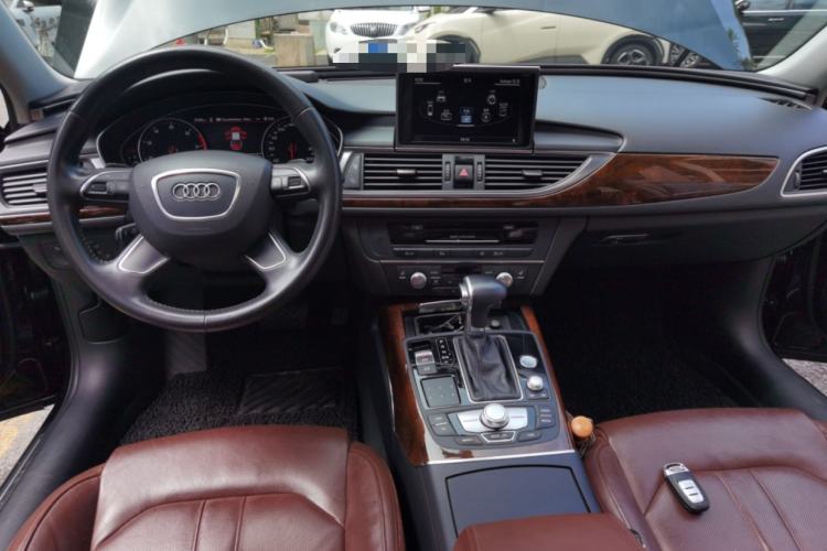Used Audi A6L 2012 35 FSI Comfort Model Center Console
