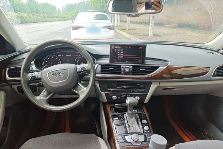 Used Audi A6L 2012 30 FSI Comfort Model Center Console