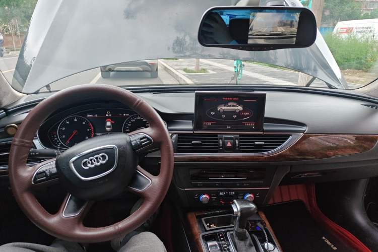 Used Audi A6L 2012 30 FSI Comfort Model Center Console
