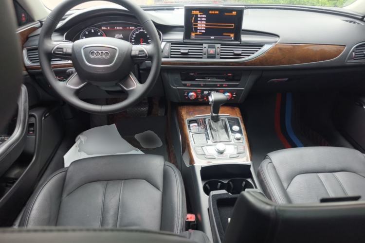 Used Audi A6L 2012 35 FSI Luxury Model Center Console