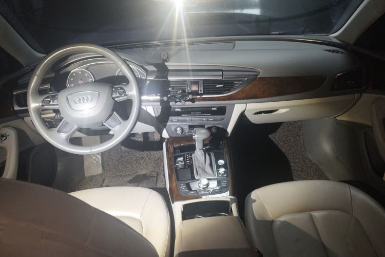 Used Audi A6L 2012 30 FSI Comfort Model Center Console