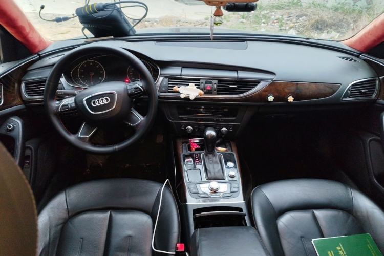 Used Audi A6L 2012 30 FSI Comfort Model Center Console