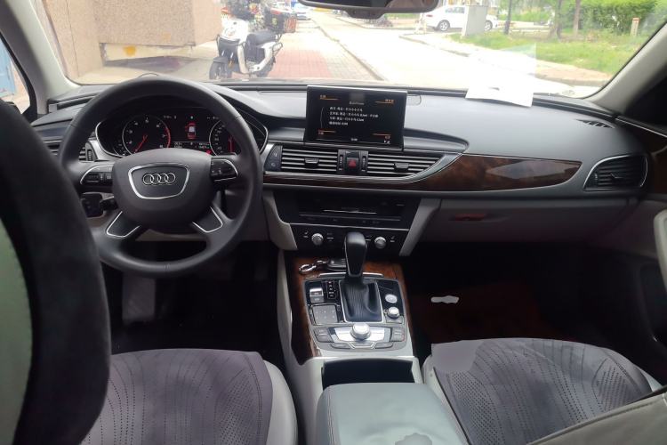 Used Audi A6L 2012 30 FSI Comfort Model Center Console