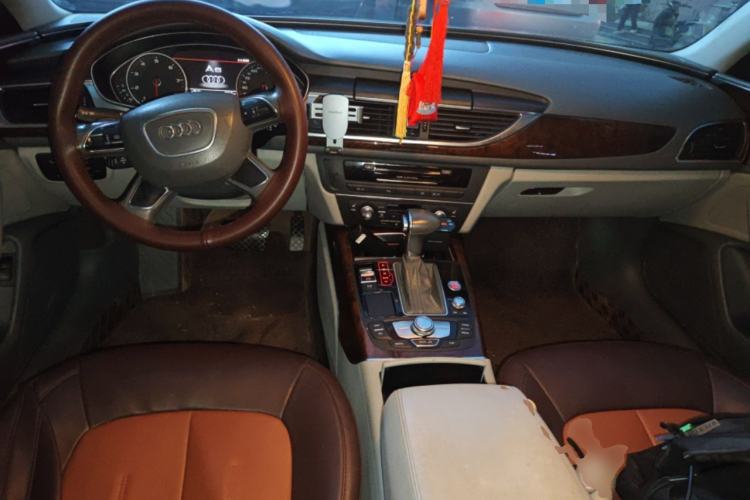 Used Audi A6L 2012 30 FSI Comfort Model Center Console