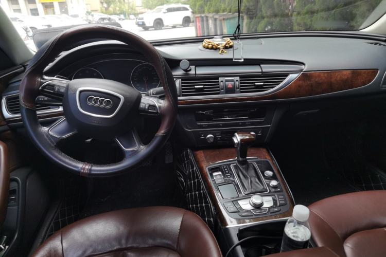 Used Audi A6L 2012 30 FSI Comfort Model Center Console