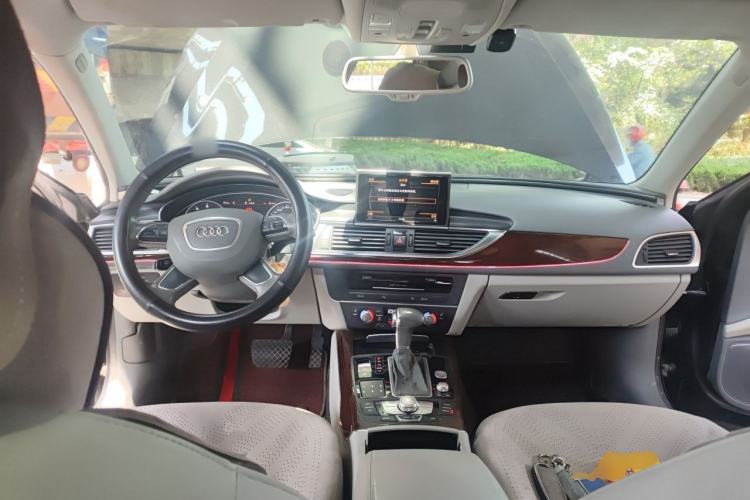 Used Audi A6L 2012 30 FSI Luxury Model Center Console