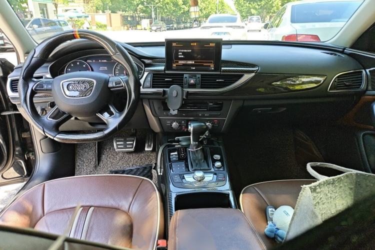 Used Audi A6L 2012 30 FSI Comfort Model Center Console