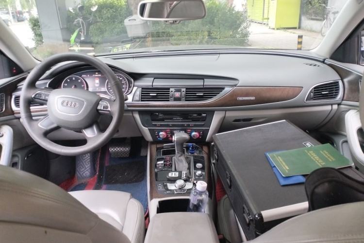 Used Audi A6L 2012 35 FSI Luxury Model Center Console
