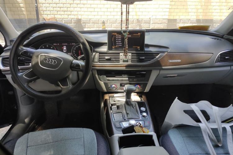 Used Audi A6L 2012 35 FSI quattro Luxury Model Center Console