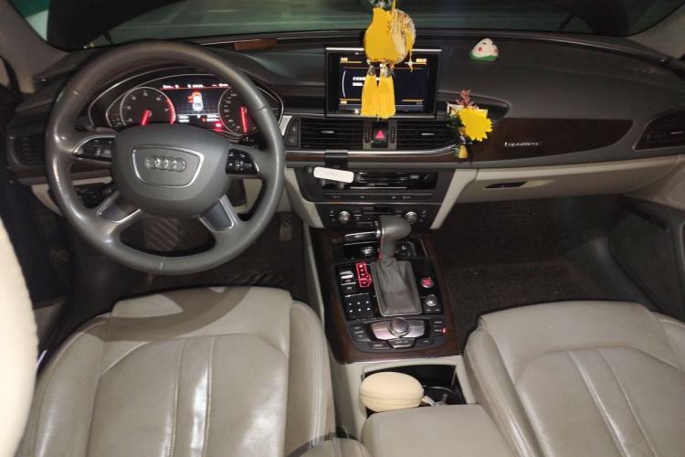 Used Audi A6L 2012 50 TFSI quattro Luxury Model Center Console