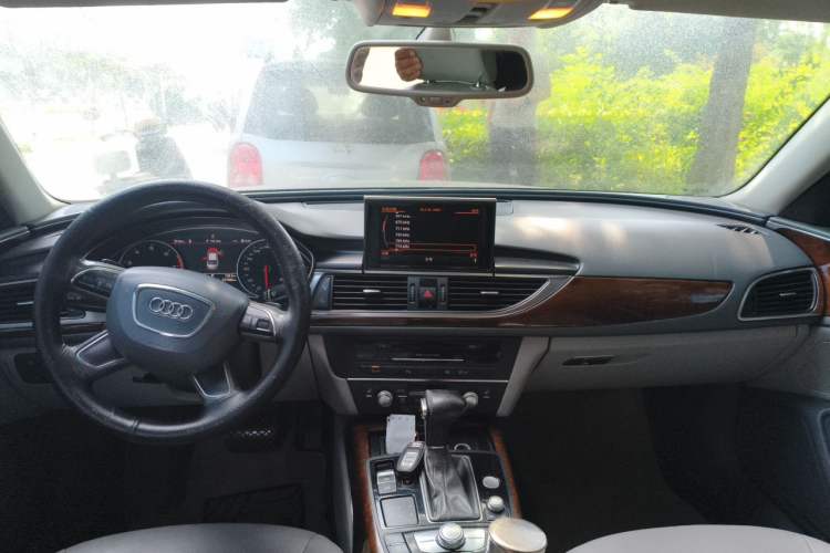 Used Audi A6L 2012 30 FSI Technology Edition Center Console