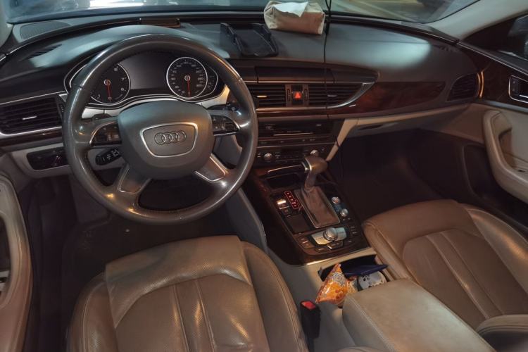 Used Audi A6L 2012 35 FSI Comfort Model Center Console