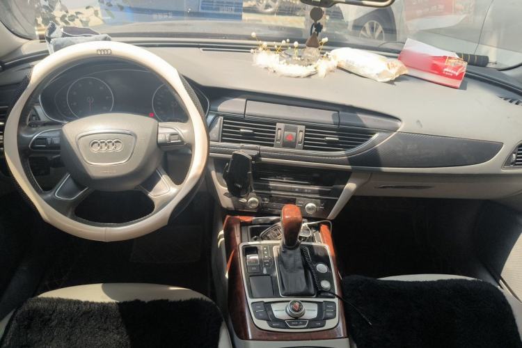 Used Audi A6L 2012 30 FSI Luxury Model Center Console
