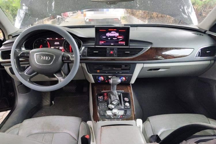 Used Audi A6L 2012 35 FSI Luxury Model Center Console