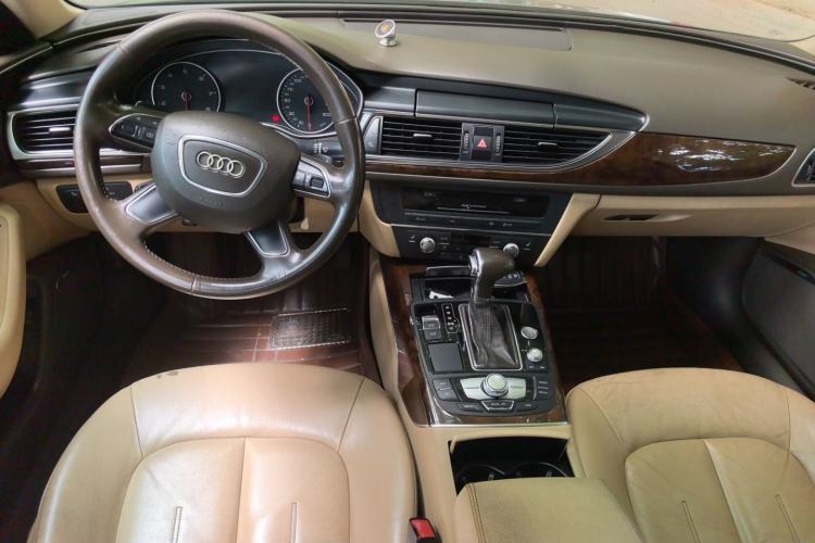 Used Audi A6L 2012 30 FSI Luxury Model Center Console