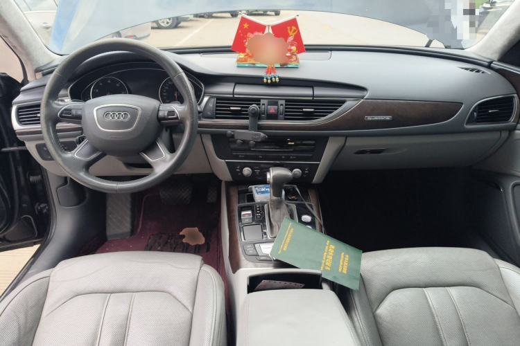 Used Audi A6L 2012 50 TFSI quattro Luxury Model Center Console