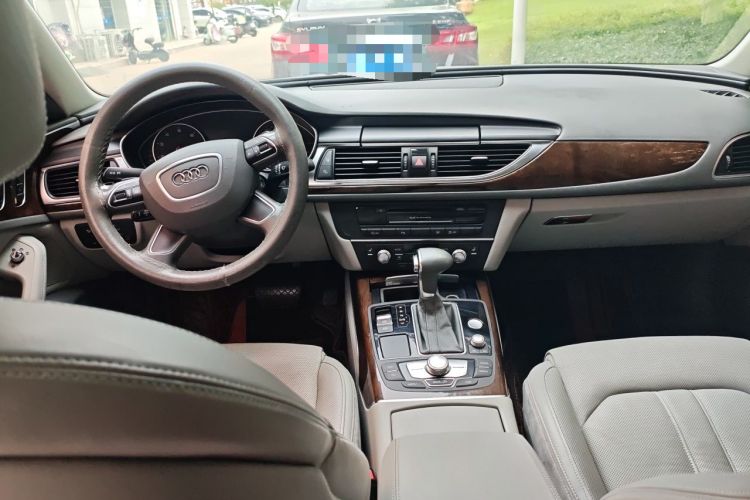 Used Audi A6L 2012 35 FSI Comfort Model Center Console