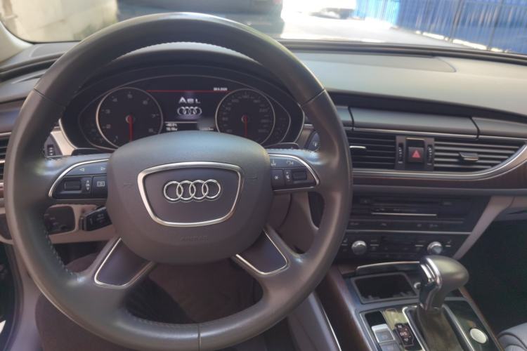 Used Audi A6L 2012 50 TFSI quattro Luxury Model Center Console