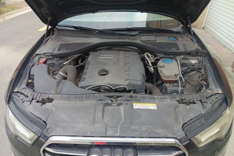 Used Audi A6L 2012 TFSI Standard Model Engine Bay