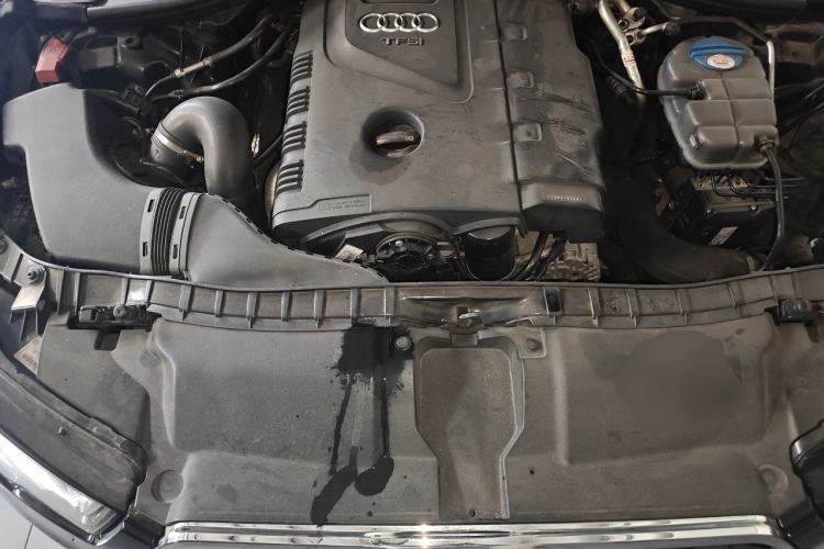 Used Audi A6L 2012 TFSI Standard Model Engine Bay