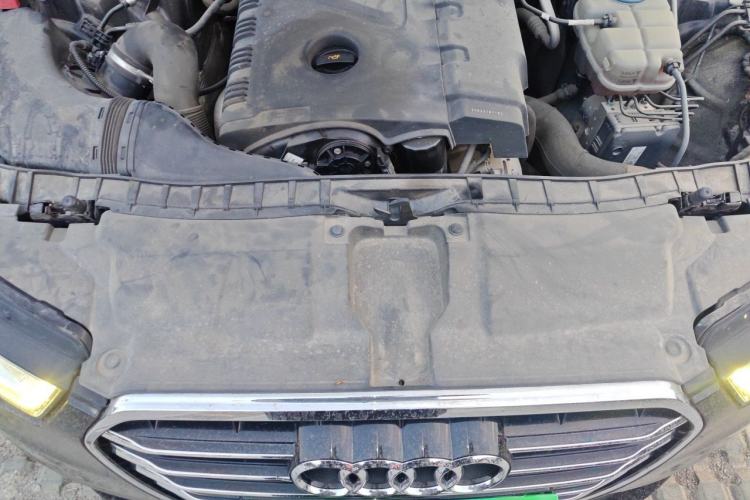 Used Audi A6L 2012 TFSI Standard Model Engine Bay