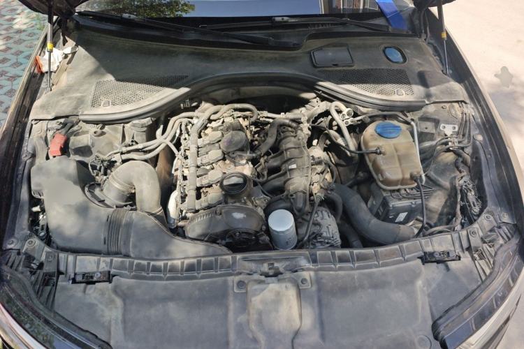 Used Audi A6L 2012 TFSI Standard Model Engine Bay