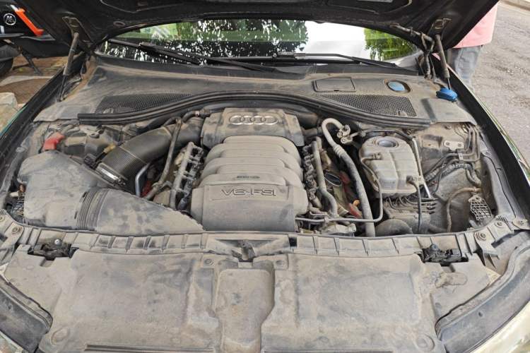 Used Audi A6L 2012 35 FSI Comfort Model Engine Bay