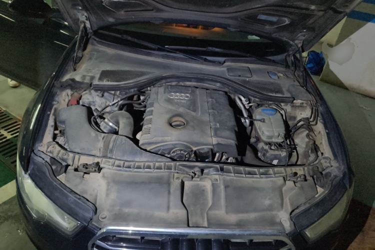 Used Audi A6L 2012 TFSI Standard Model Engine Bay