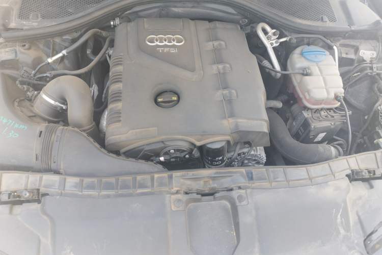 Used Audi A6L 2012 TFSI Standard Model Engine Bay