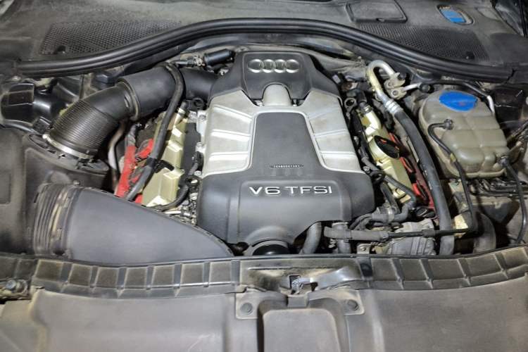 Used Audi A6L 2012 50 TFSI quattro Luxury Model Engine Bay