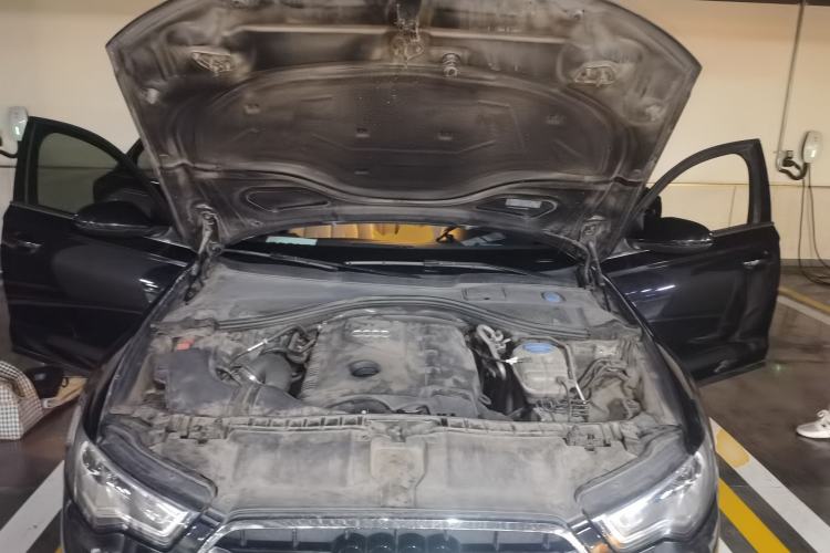 Used Audi A6L 2012 TFSI Standard Model Engine Bay