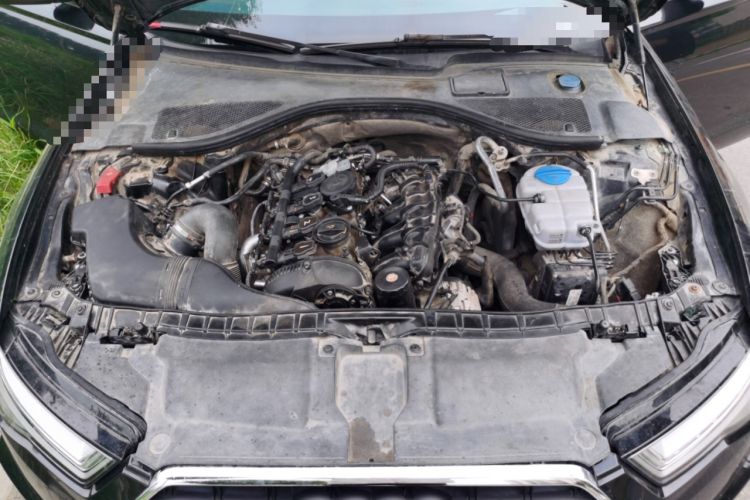 Used Audi A6L 2012 TFSI Standard Model Engine Bay