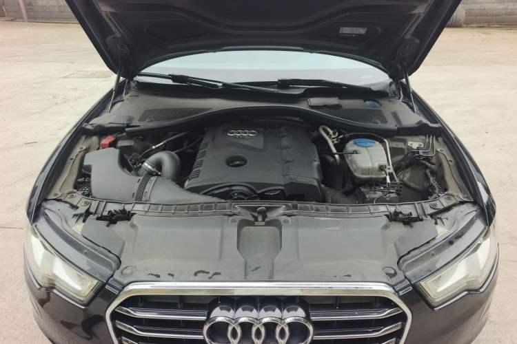 Used Audi A6L 2012 TFSI Standard Model Engine Bay