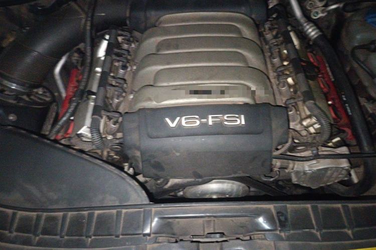 Used Audi A6L 2012 35 FSI Comfort Model Engine Bay