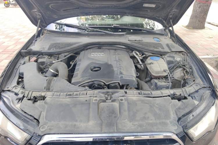 Used Audi A6L 2012 TFSI Standard Model Engine Bay