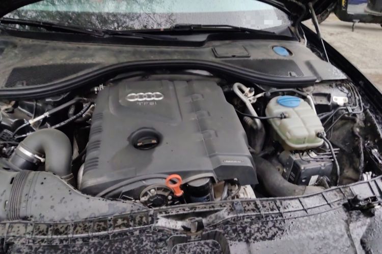 Used Audi A6L 2012 TFSI Standard Model Engine Bay